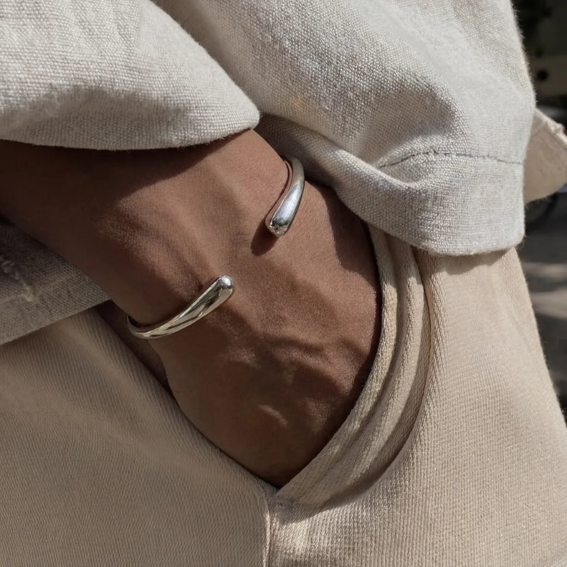 Wave Cuff Armband