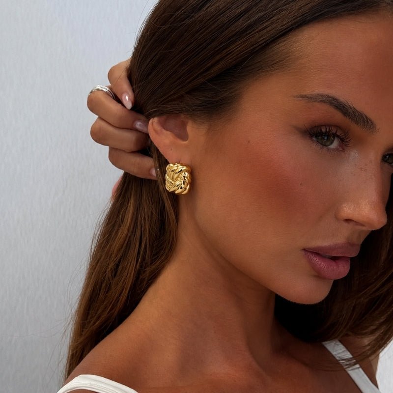Huggie Hoop Earrings - Elina Mini | Monrich
